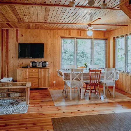 Rus Mala Ii Holiday home *